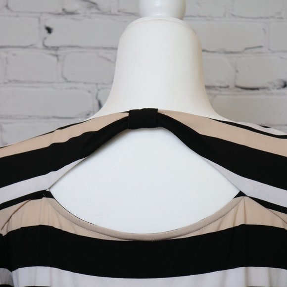 Stripped Pleated Dress - Picture 5 of 7